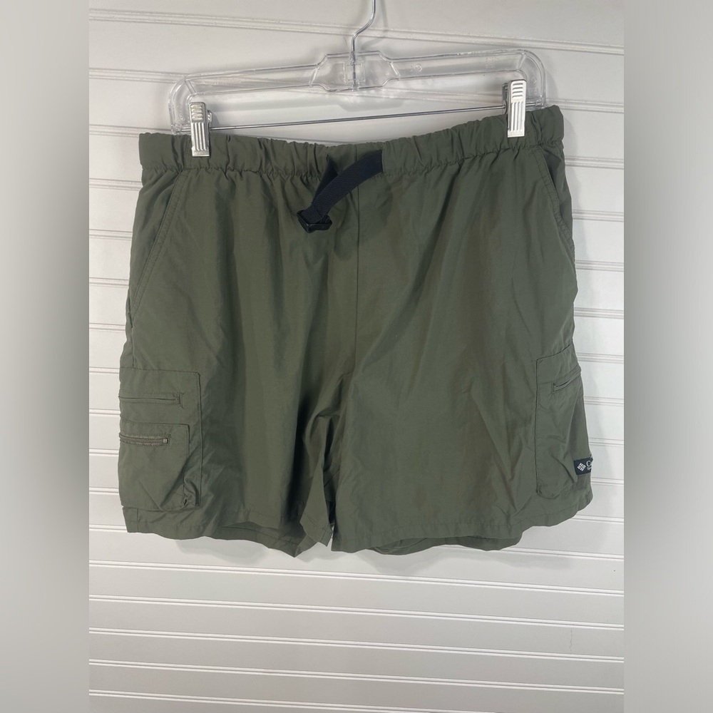 Columbia Green Lightweight Cargo Shorts With Zippered Pockets Large Women’s EUC